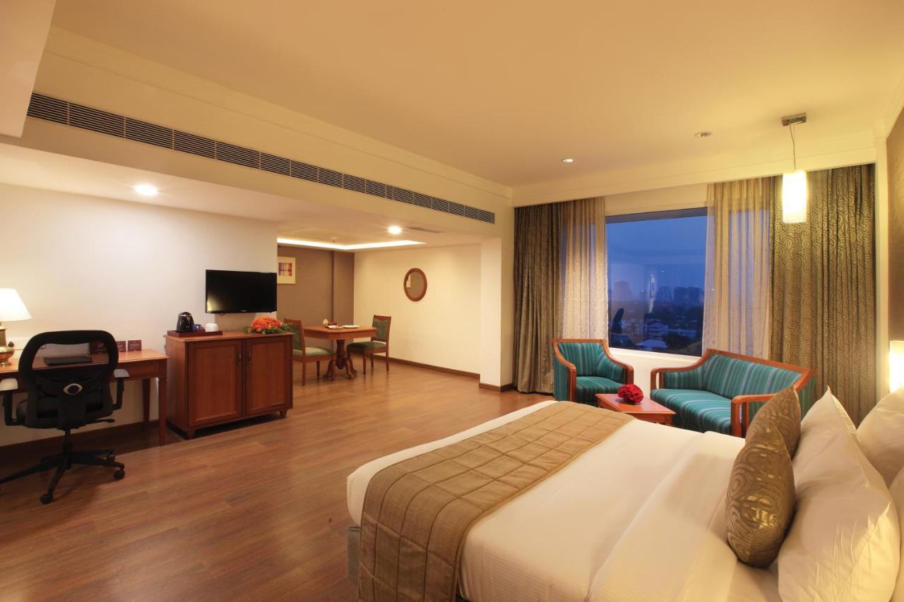 Monsoon Empress Kochi Hotel Exterior foto
